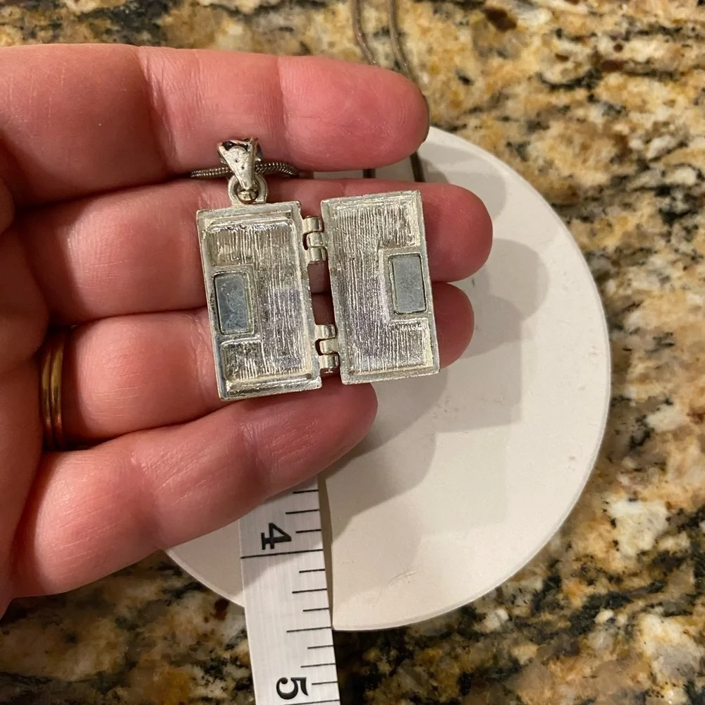 Prayer box pendant